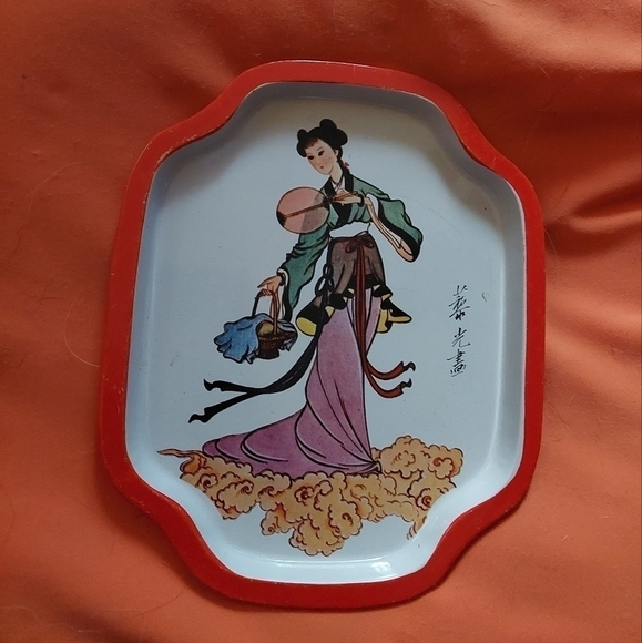 Vintage* 1982 Oriental Lithograph Tin "Tip Tray" - Picture 1 of 3